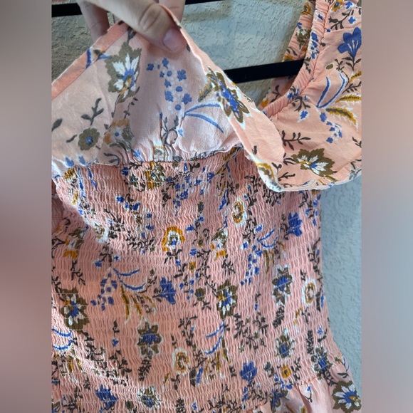 Forever 21 Women’s Romper Pink an Blue Floral Smocked Ruffle Off Shoulder Size S - Picture 3 of 7